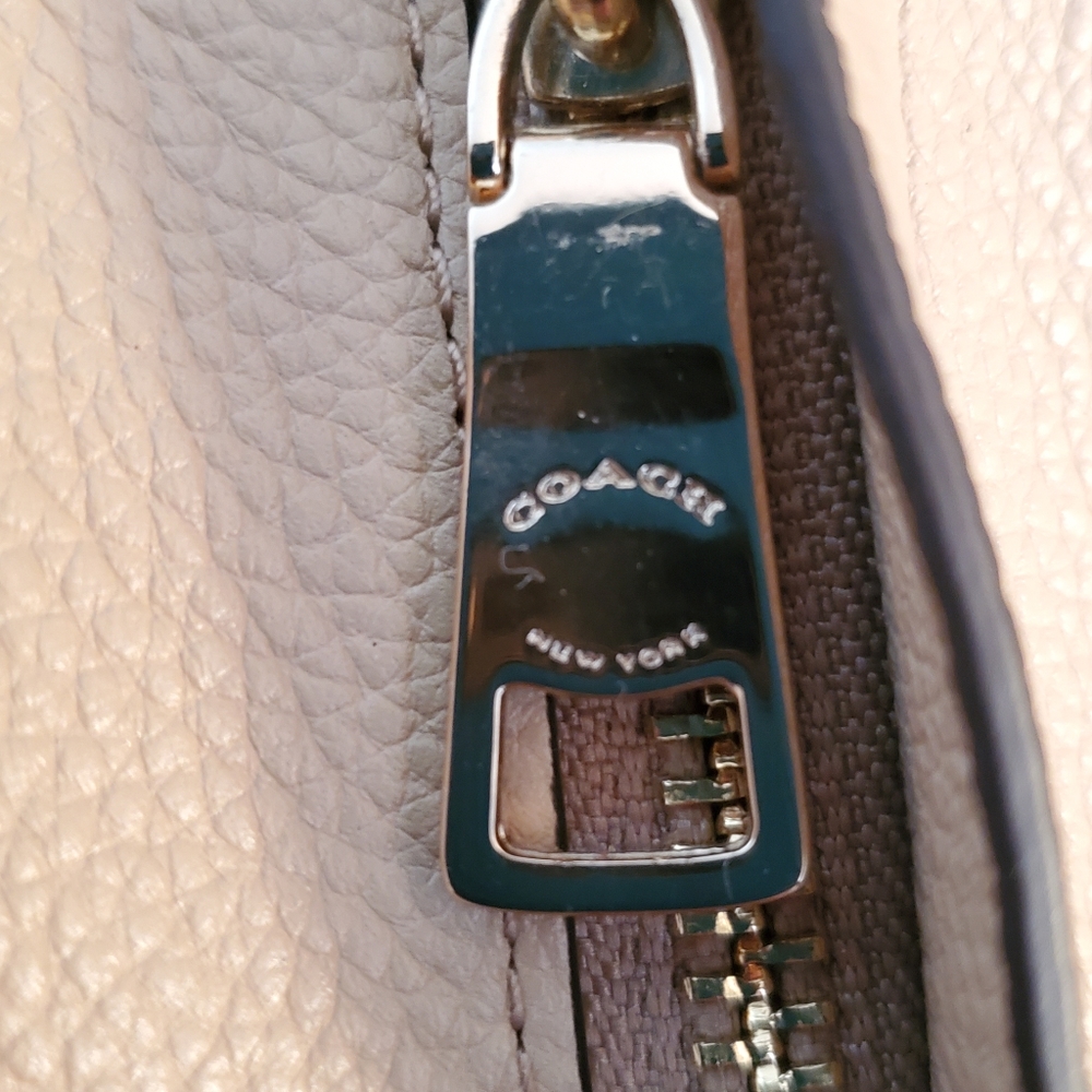 Tan Coach Purse - Picture 5 of 13